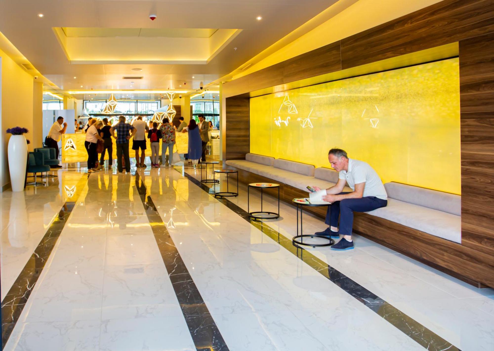 巴统Orbi City Center Sea View公寓式酒店 外观 照片